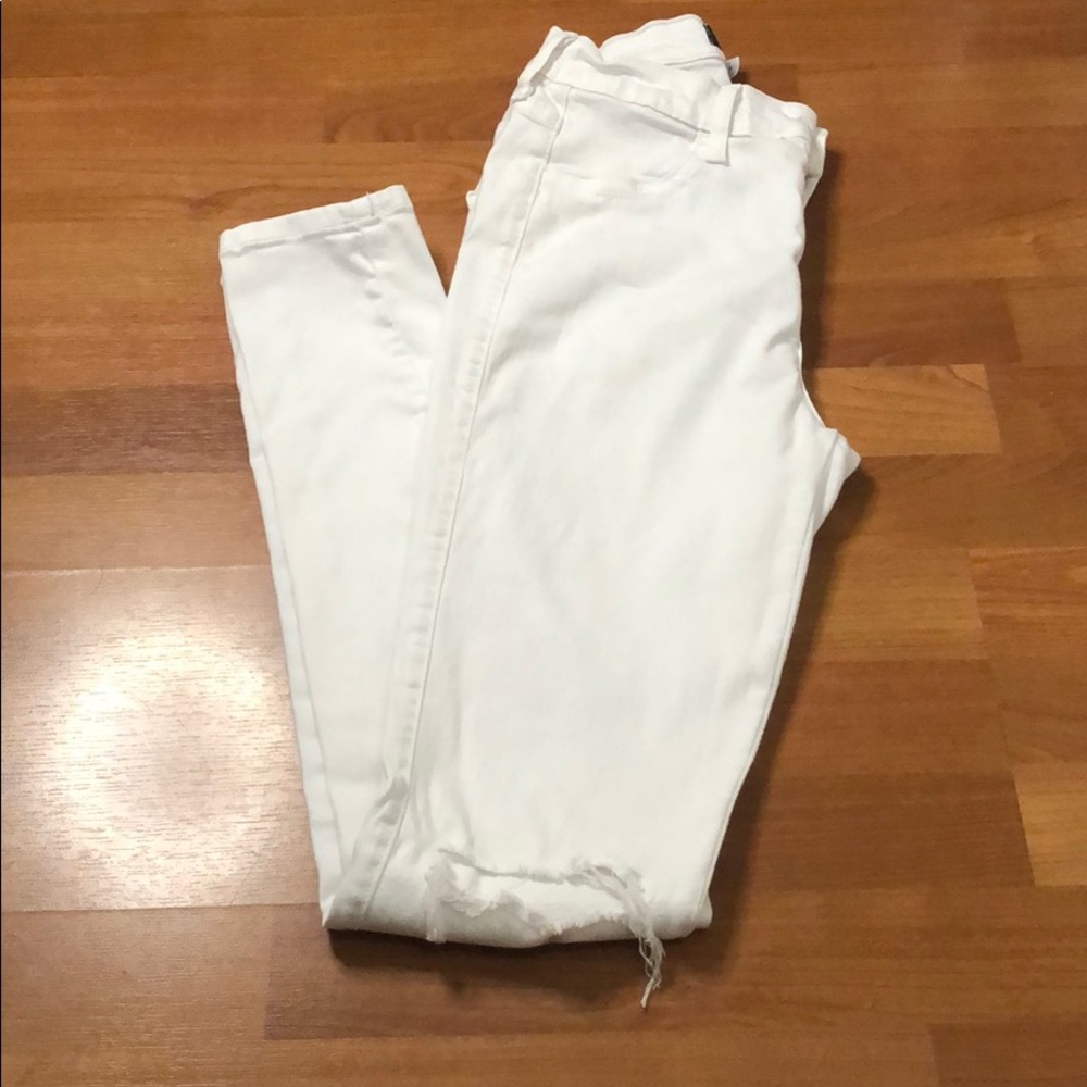 White skinny jeans